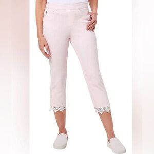 Belle by Kim Gravel Flexibelle
Cropped Jegging w/ Lace Trim White